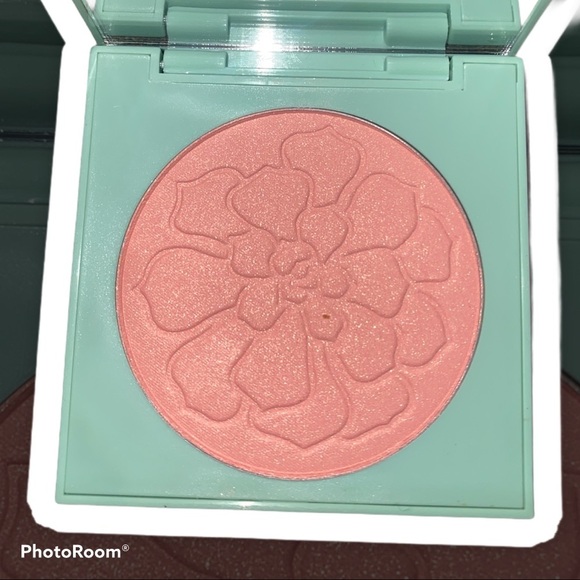 💸desert‎ rose
pressed powder blush 3x$35 - Picture 3 of 3